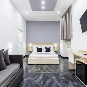 Palace 3* Naples